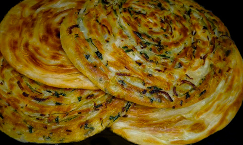 Katlama su svogūnais