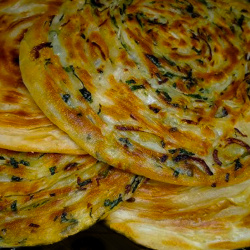 Katlama su svogūnais